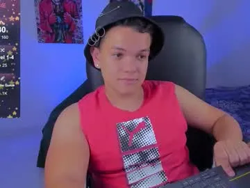 Live with Dani_LittleBoss on FliCam Image 3