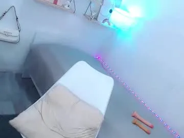 LarissaHills – webcam model profile photo Image 16