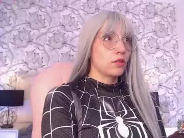 SandiSquirts – webcam model profile photo Image 18