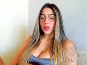 EllieKlark – webcam model profile photo Image 15