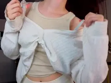 ella_ellis Image 2
