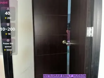 LennaVoss – webcam model profile photo Image 4