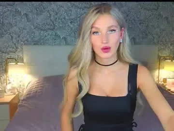 LilyWilder – webcam model profile photo Image 14