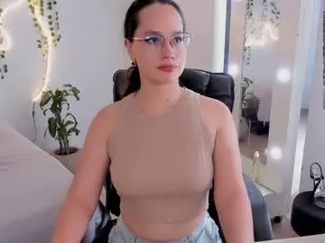 RosieFernandez – webcam model profile photo Image 8