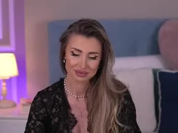 VaniaLee – webcam model profile photo Image 4