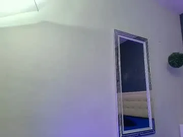 alexwos – webcam model profile photo Image 12