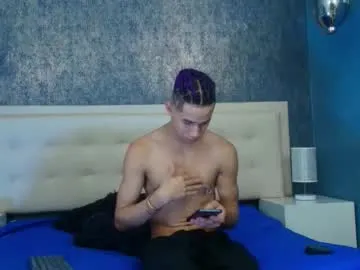 alexwos – webcam model profile photo Image 14