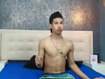 alexwos – webcam model profile photo Image 3