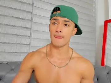 Live with fitsexyboii on FliCam Image 14