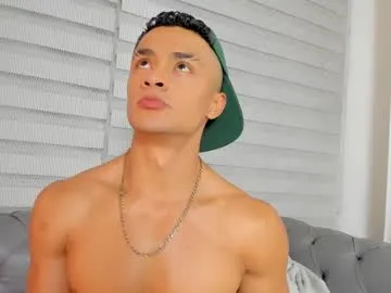 Live with fitsexyboii on FliCam Image 15