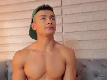 Live with fitsexyboii on FliCam Image 7