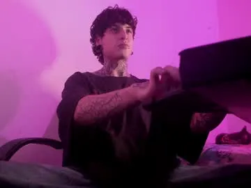 TeenieMarie – webcam model profile photo Image 6