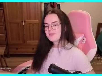 ZoeShine – webcam model profile photo Image 16