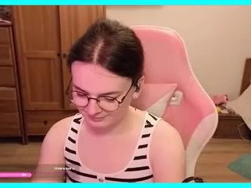 ZoeShine – webcam model profile photo Image 4