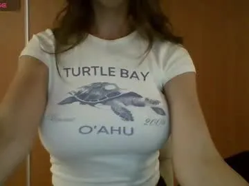 JulieWilde – webcam model profile photo Image 12