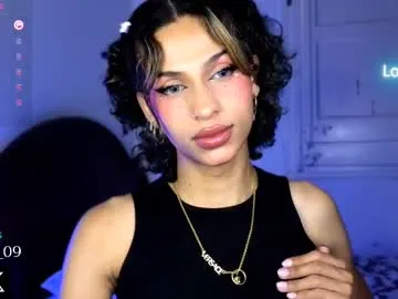 BitchySalome – webcam model profile photo Image 8