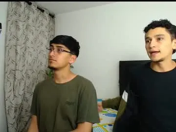 MiraLocks – webcam model profile photo Image 11