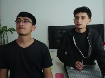 MiraLocks – webcam model profile photo Image 18