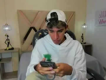 Donovan_Desmond – webcam model profile photo Image 10