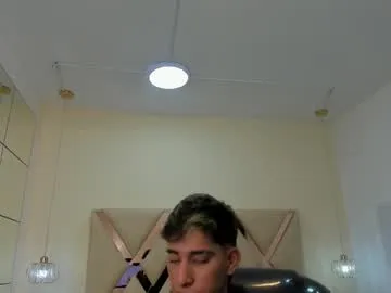 Donovan_Desmond – webcam model profile photo Image 14