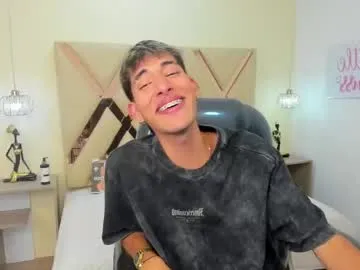 Donovan_Desmond – webcam model profile photo Image 4