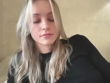 NatallieLynn – webcam model profile photo Image 8