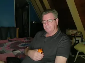 drinklinov – webcam model profile photo Image 11