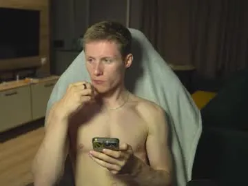 LauraFord – webcam model profile photo Image 16