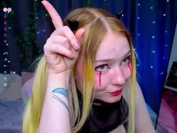 DenLina – webcam model profile photo Image 19