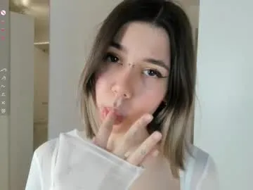 RoxyLyne – webcam model profile photo Image 16