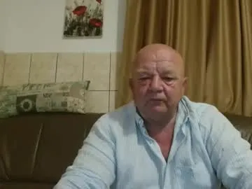 KarinaSanz – webcam model profile photo Image 5