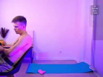 CarolineP – webcam model profile photo Image 2