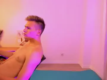 CarolineP – webcam model profile photo Image 4