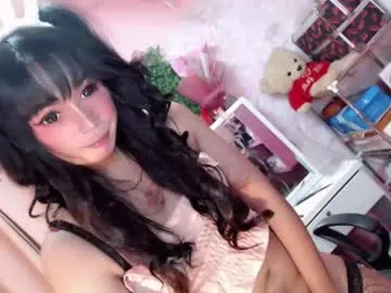 Yasminaa – webcam model profile photo Image 2