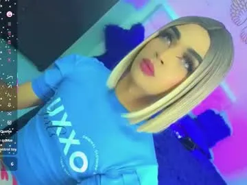 LorrySkye – webcam model profile photo Image 4