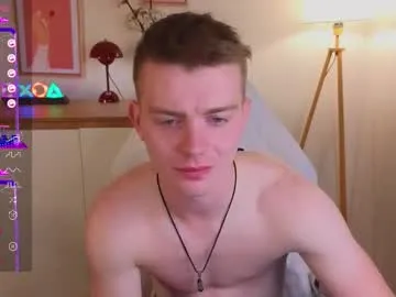 whosten0 – webcam model profile photo Image 3