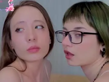 EMYCLARK – webcam model profile photo Image 15