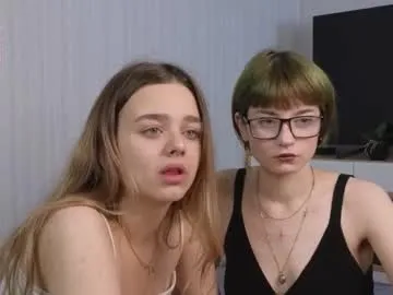 EMYCLARK – webcam model profile photo Image 5