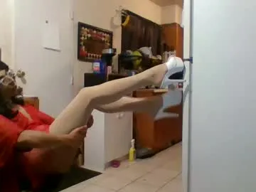 sexmittennjoytoy – webcam model profile photo Image 12