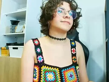 GiaRos – webcam model profile photo Image 10