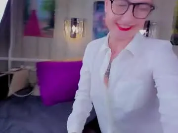 dominantsucker – webcam model profile photo Image 14