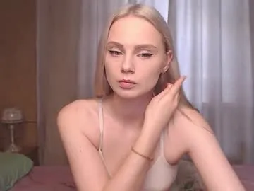 LauraJean – webcam model profile photo Image 16