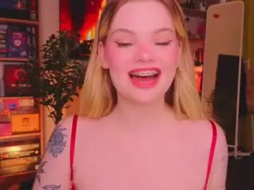 Polli_Kiss – webcam model profile photo Image 18