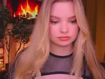 Polli_Kiss – webcam model profile photo Image 6