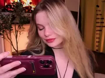 Polli_Kiss – webcam model profile photo Image 8