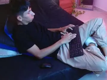 LauraFord – webcam model profile photo Image 2