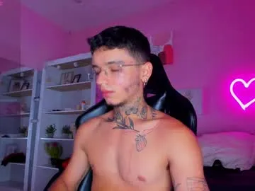 LucySkyvy – webcam model profile photo Image 3