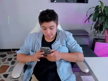 EmmilyCoopers18 – webcam model profile photo Image 7