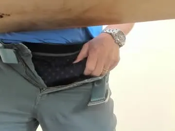 paroncho – webcam model profile photo Image 2