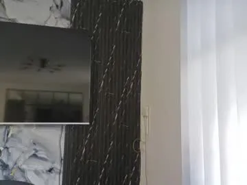 FerLenns – webcam model profile photo Image 12